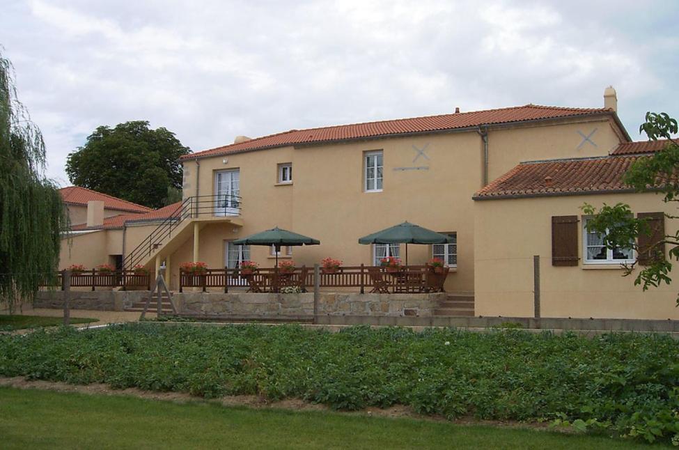 Le Logis Du Chateau Vieillevigne 外观 照片